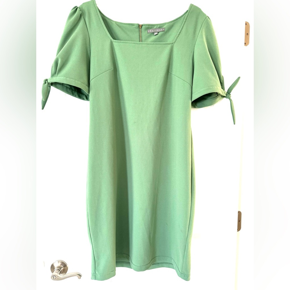 Sharagano Light/Hazel Green Tie Sleeve Square/Box Neckline Sheath Dress Size 12